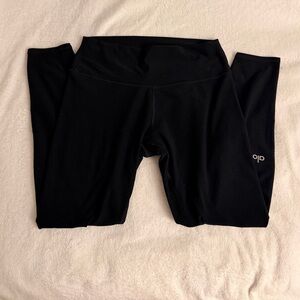 Alosoft High Waist 7/8 Highlight Leggings • Black • Medium